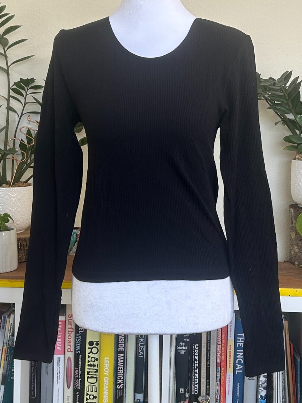 Like New Fitted Scoop Neck Ribbed long sleeve shirt